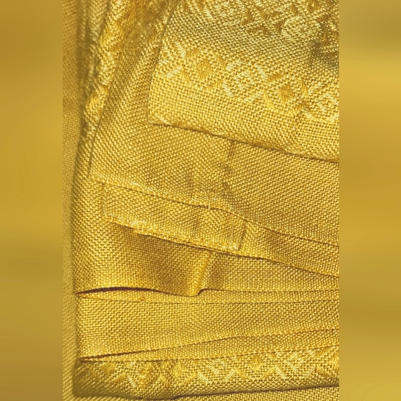 Luxury Table Linen Golden tablecloth 78x60 hand sewn - Picture 4 of 14